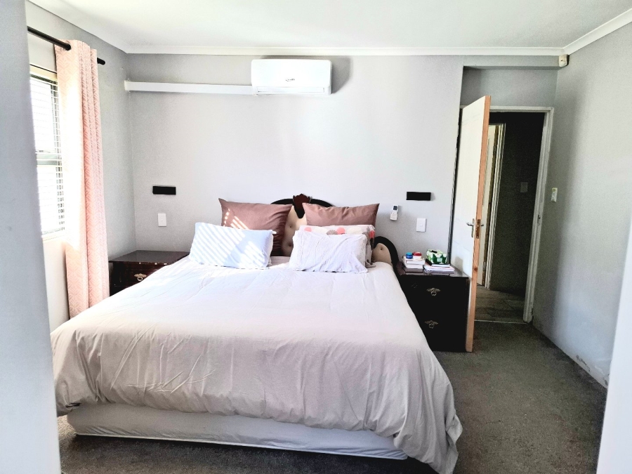 4 Bedroom Property for Sale in Sunkist Estate Western Cape